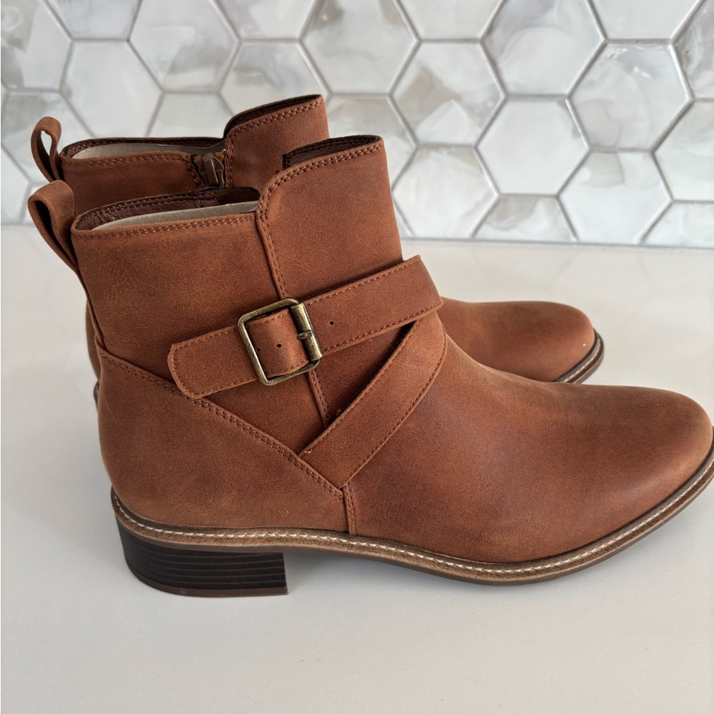 CLIFFS BY WHITE MOUNTAIN Women's Shoes Elie Stacked Heel Ankle Bootie